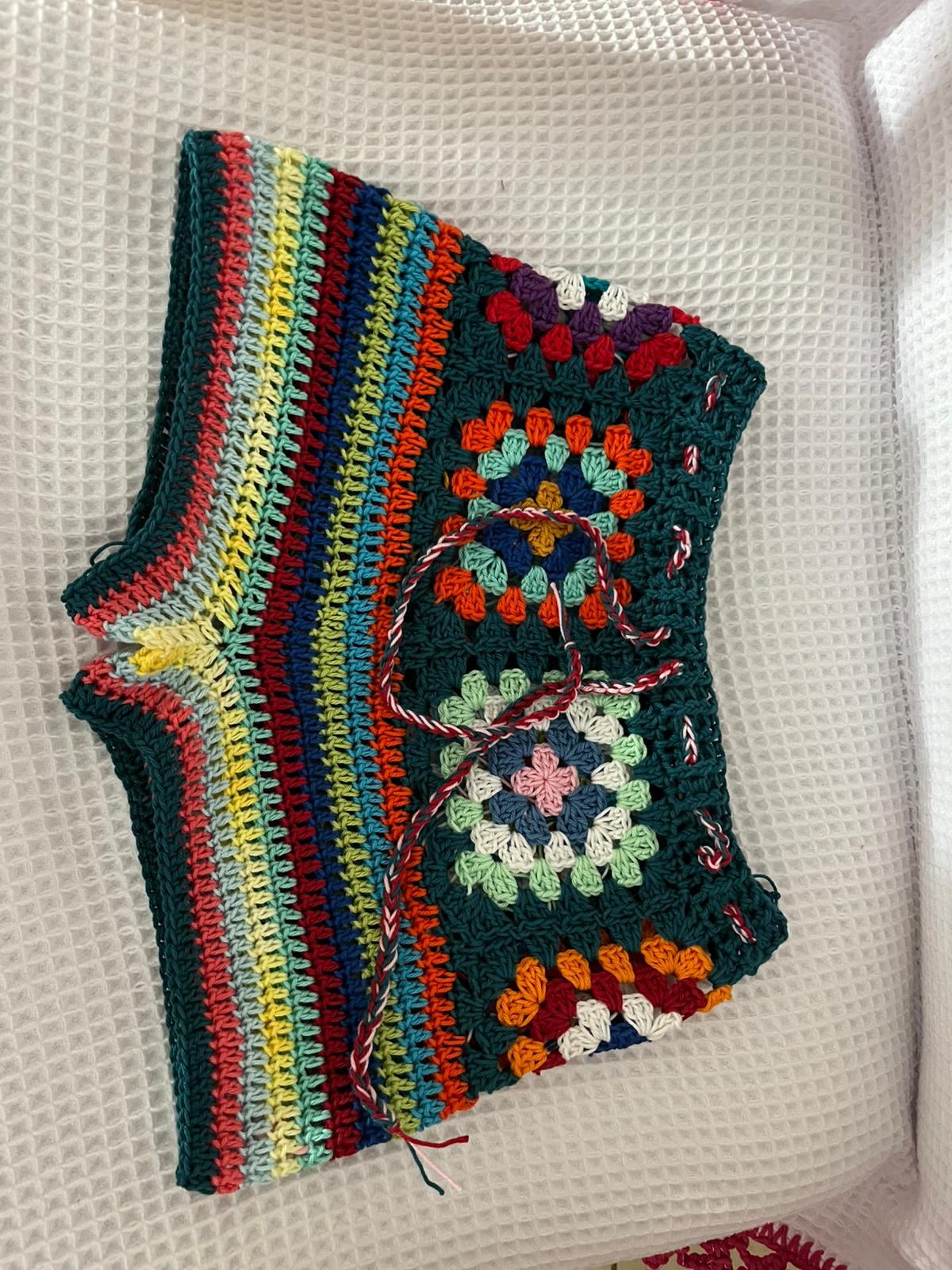 Accessorio all'uncinetto versatile